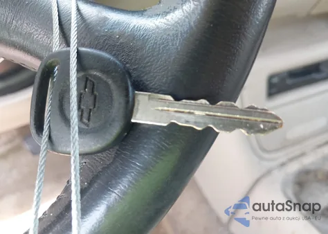 2002 Chevrolet Tahoe Z71 z USA, uszkodzony, nr VIN 1GNEK13Z22R226546